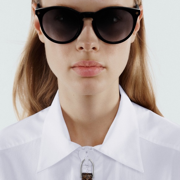 Louis Vuitton Sunglass - Picture 2 of 3